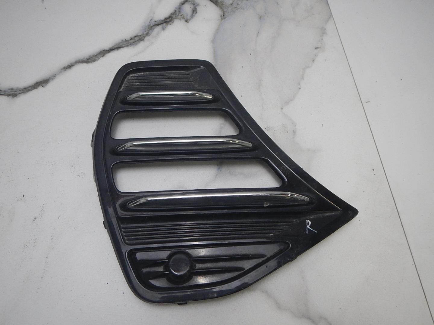 Решетка в бампер правая