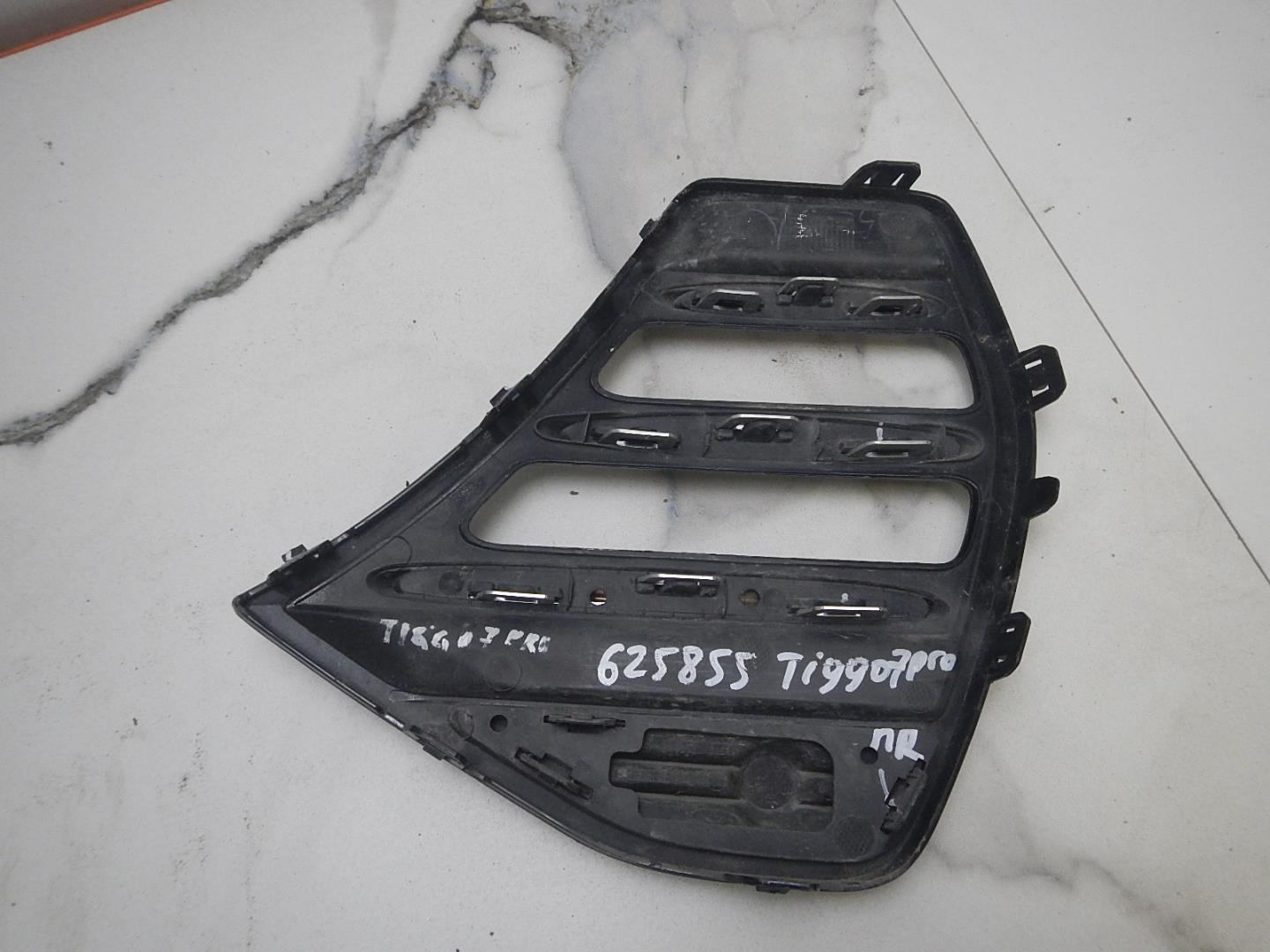 Решетка в бампер правая