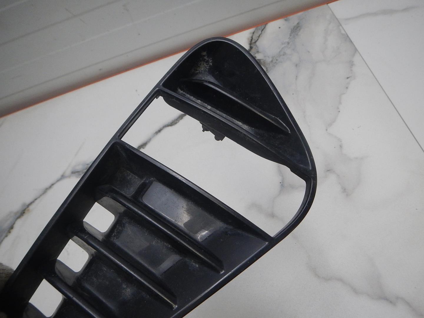 Решетка в бампер правая