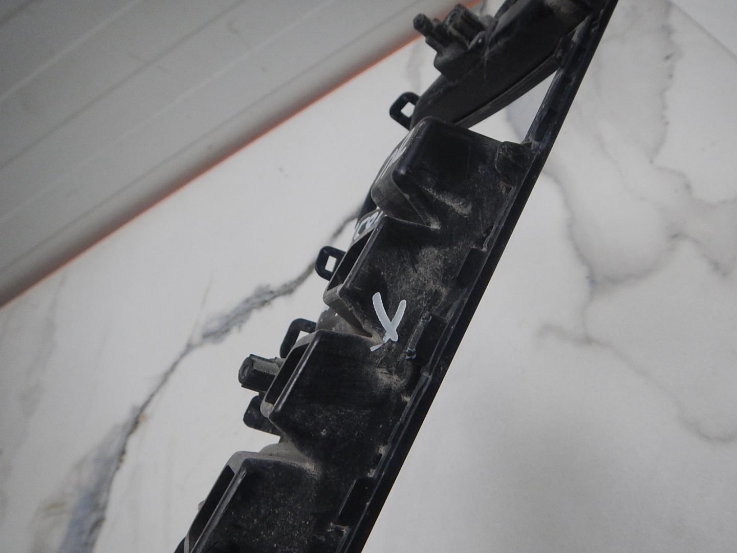 Решетка в бампер правая