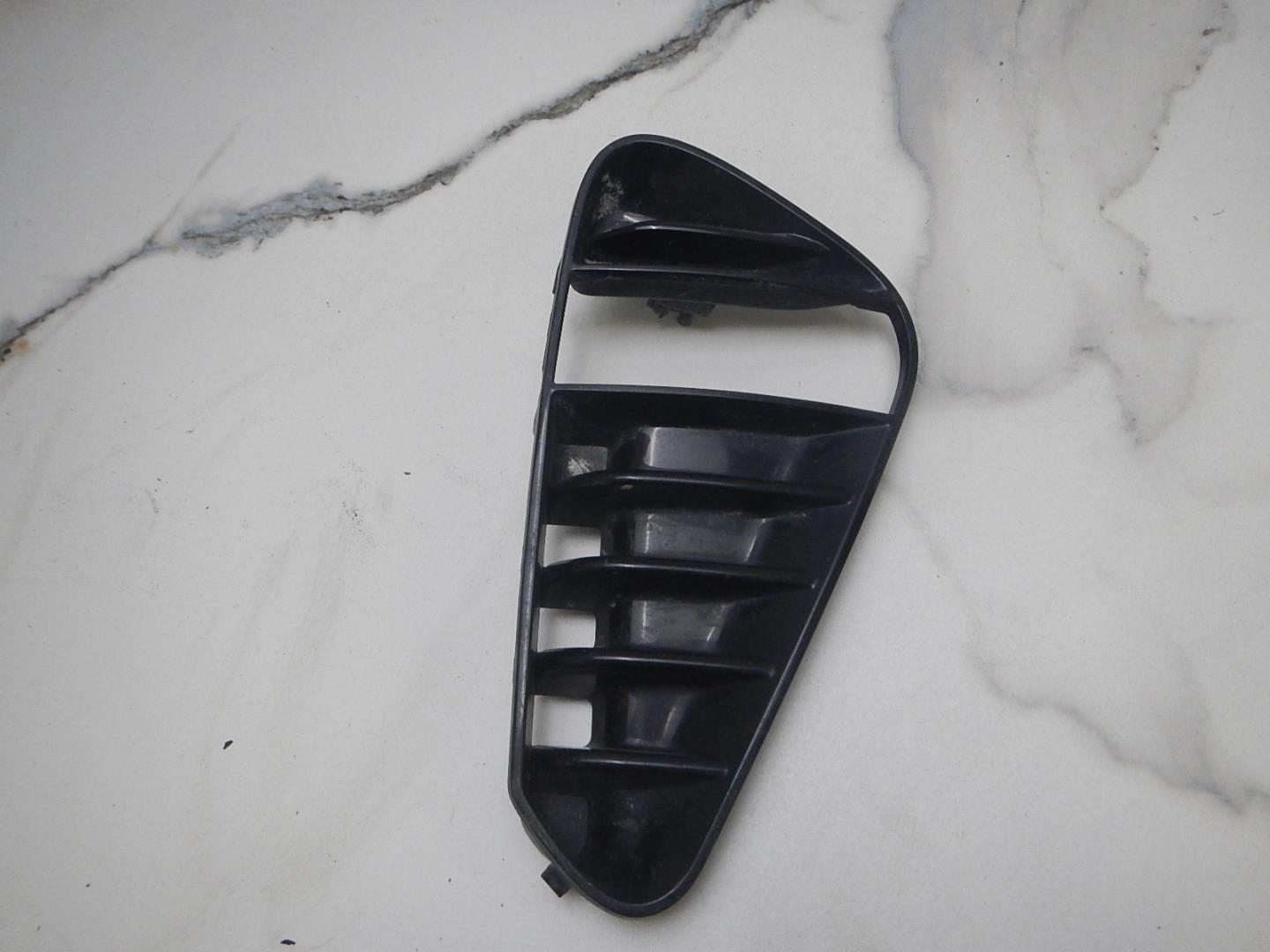 Решетка в бампер правая