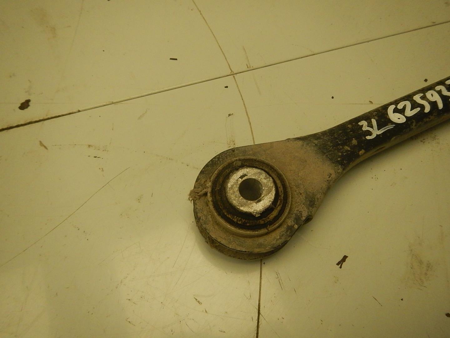 Тяга задняя поперечная