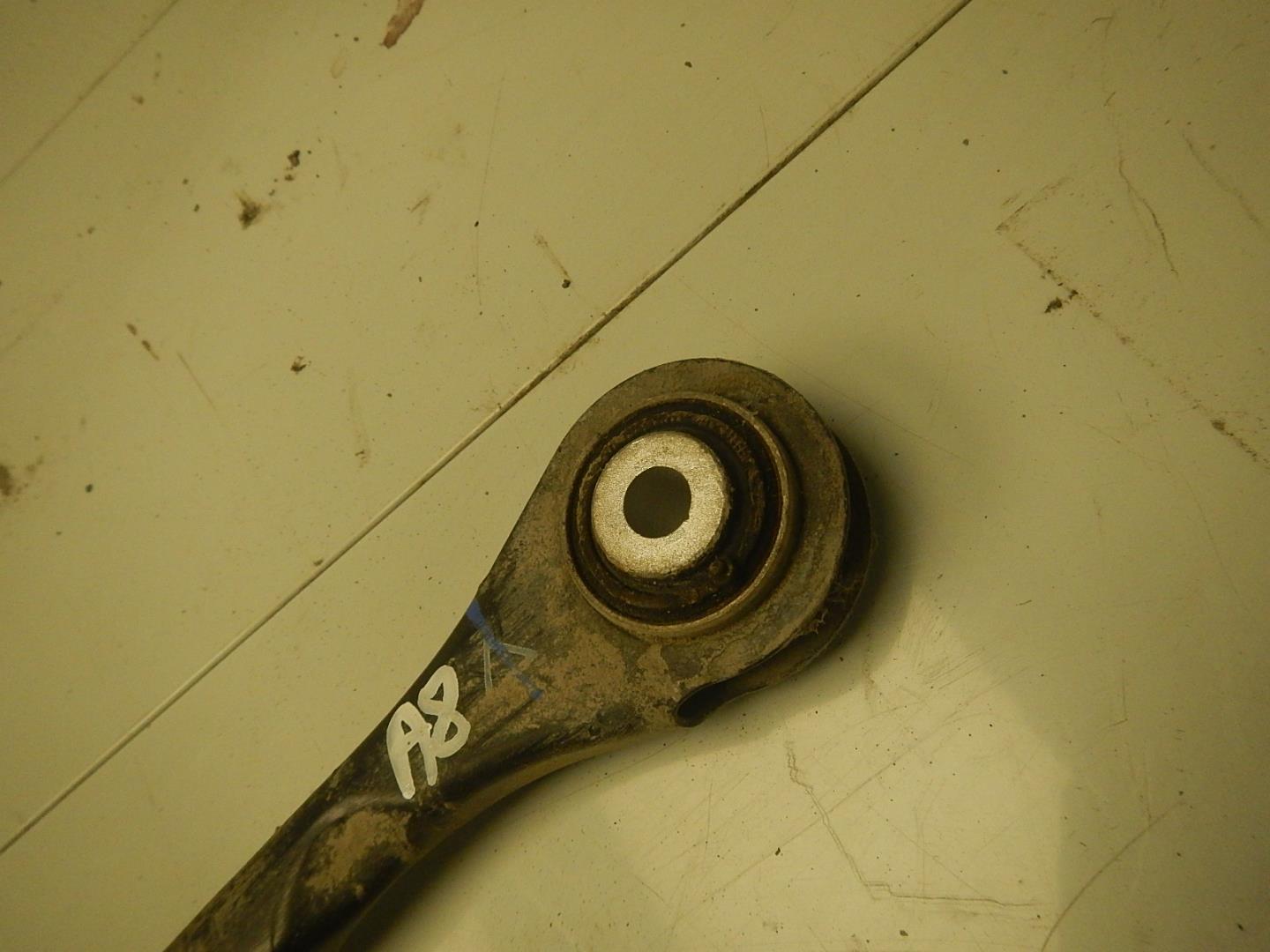 Тяга задняя поперечная