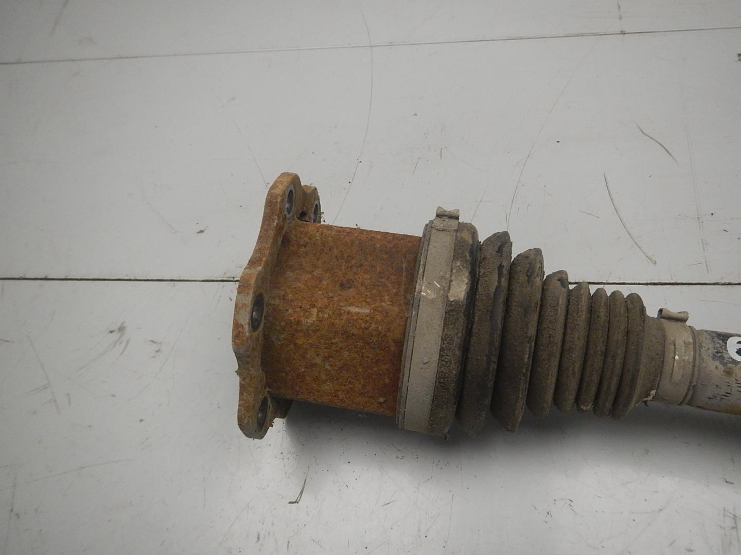 Полуось передняя левая