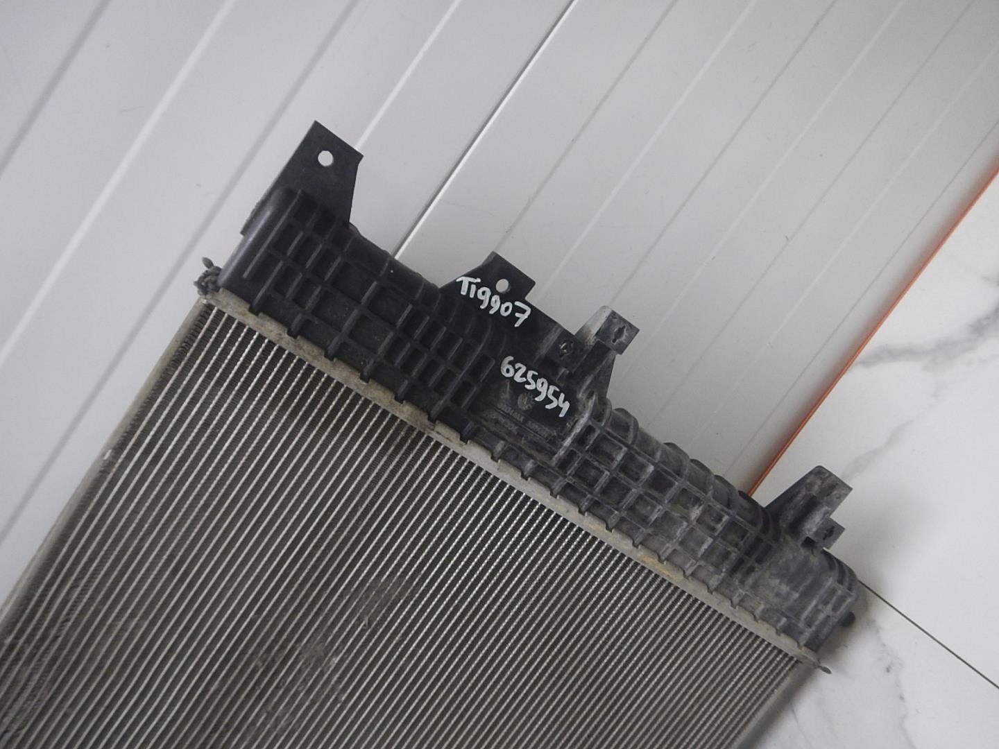 Радиатор охлаждения двигателя основной