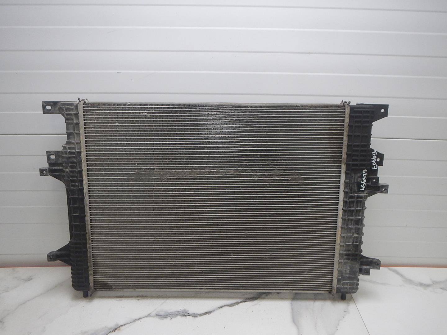 Радиатор охлаждения двигателя основной