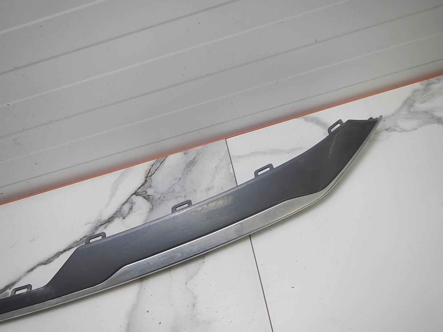 Накладка переднего бампера