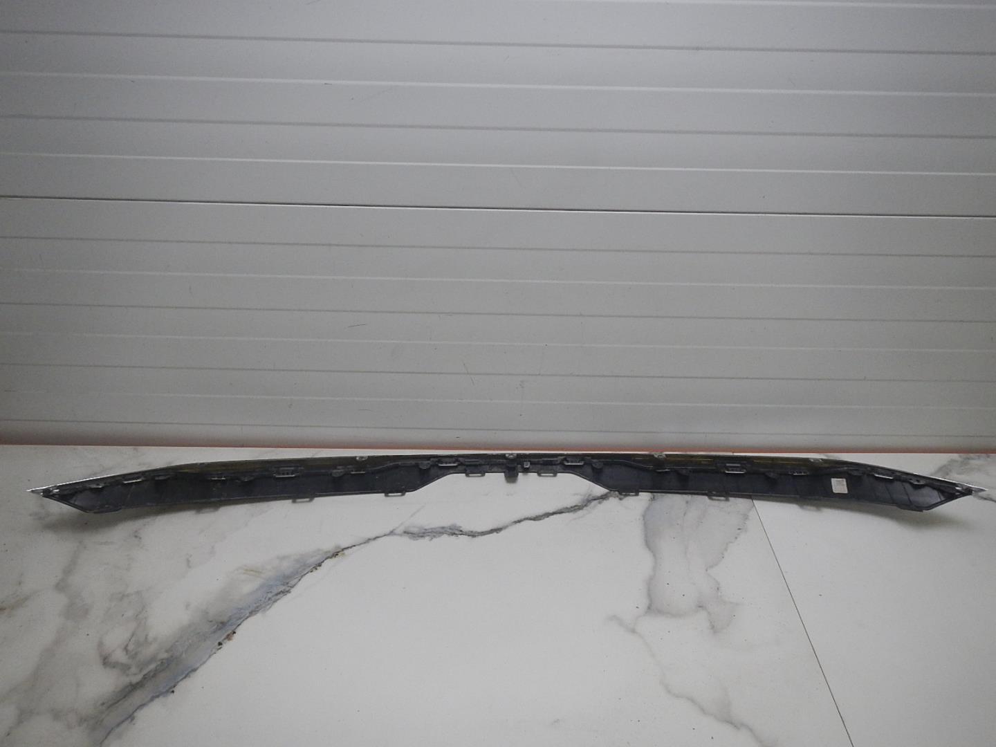 Накладка переднего бампера