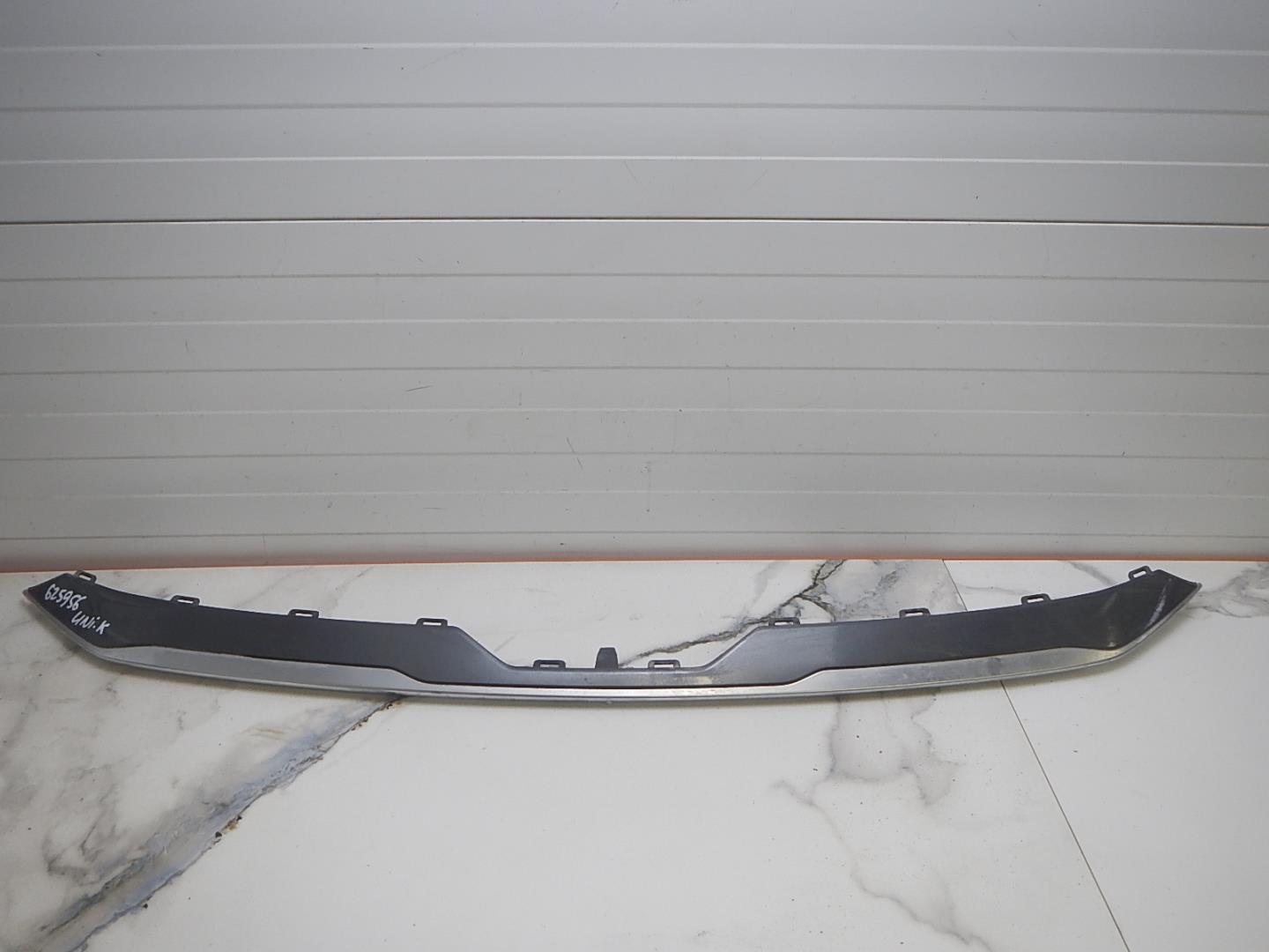 Накладка переднего бампера