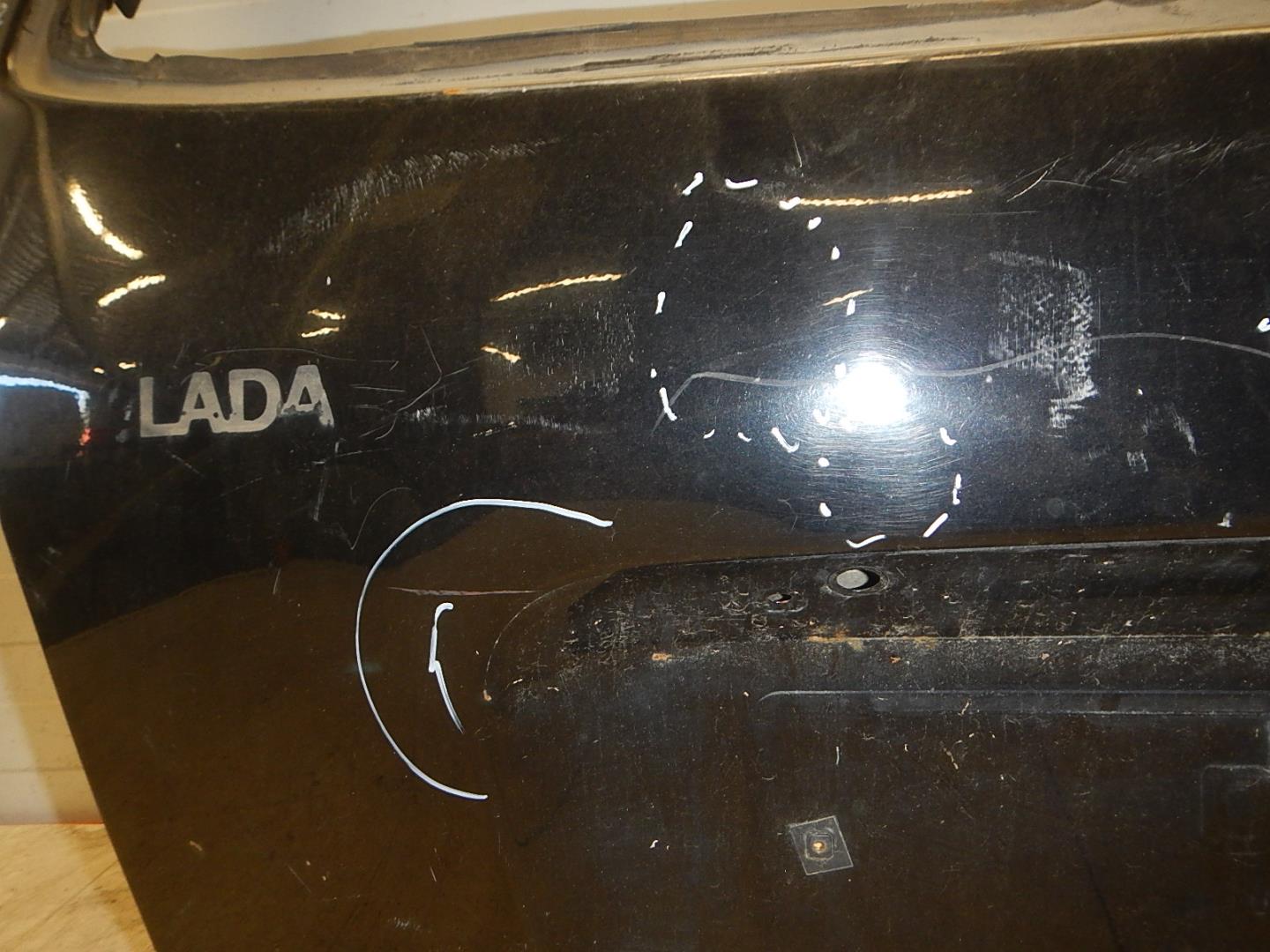 Дверь багажника