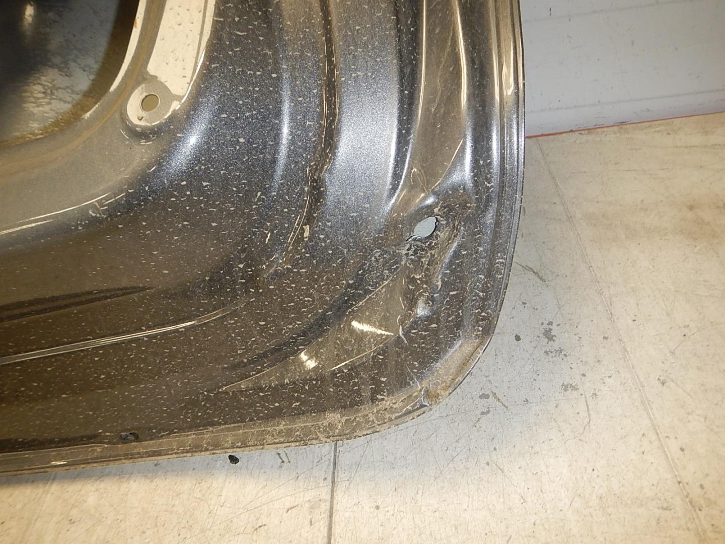 Дверь багажника