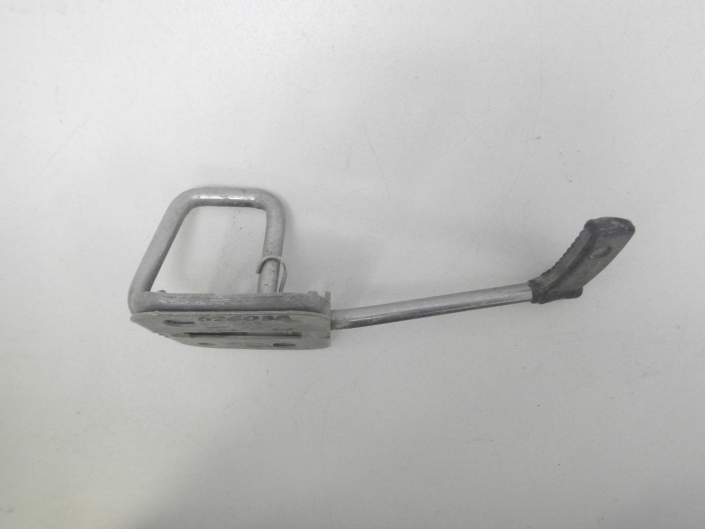 Крючок капота