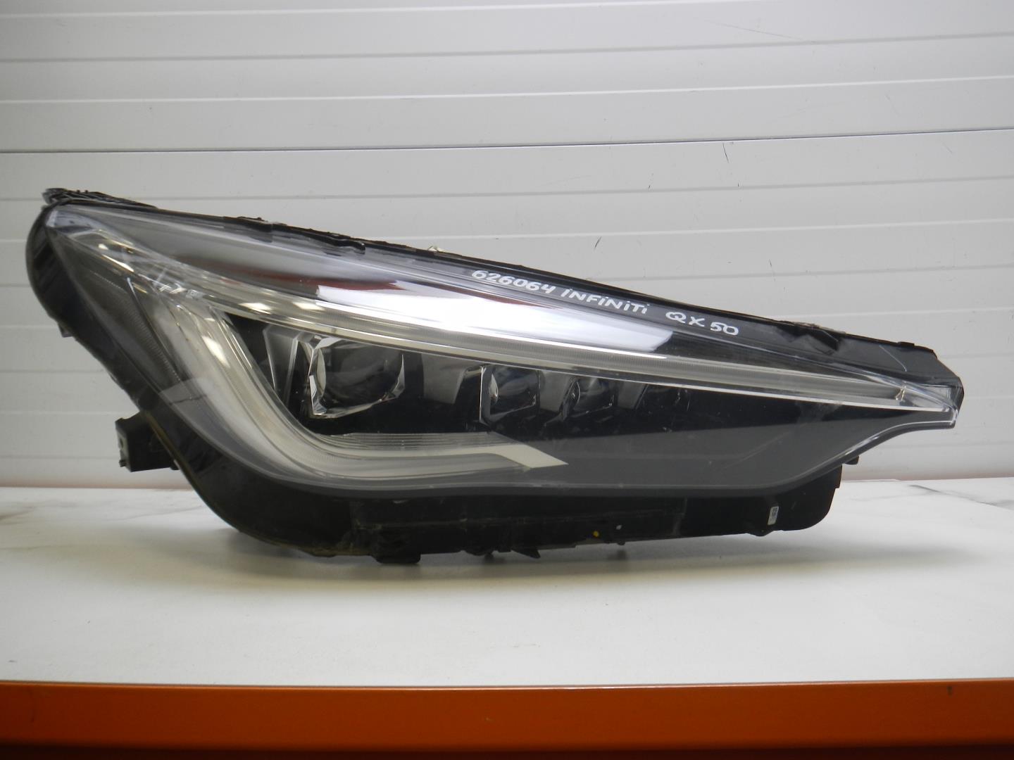 Фара правая