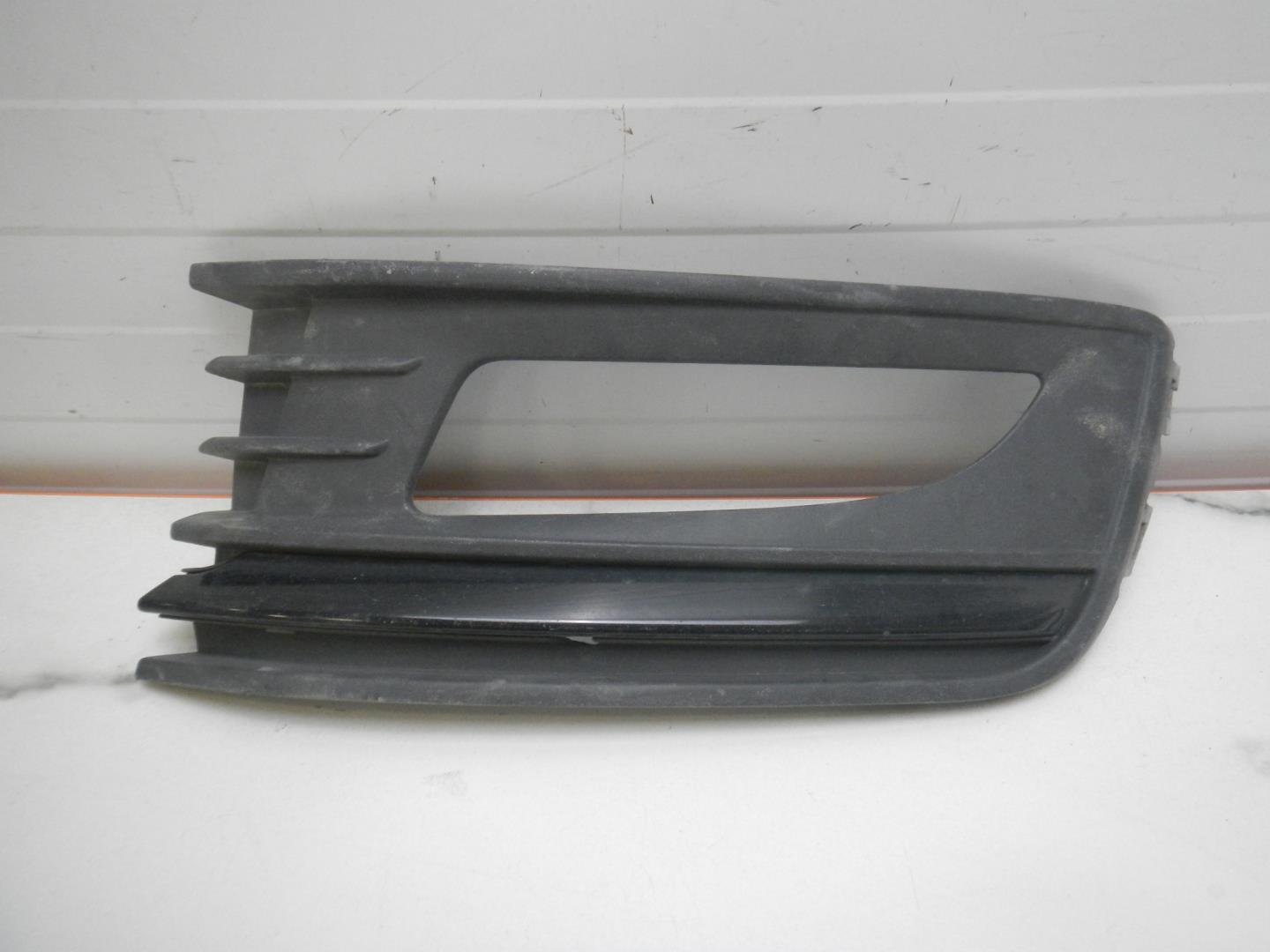 Решетка в бампер левая