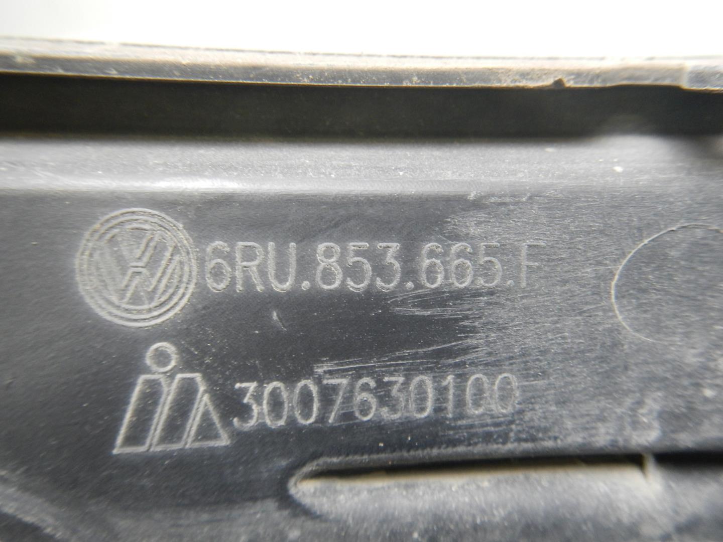 Решетка в бампер левая