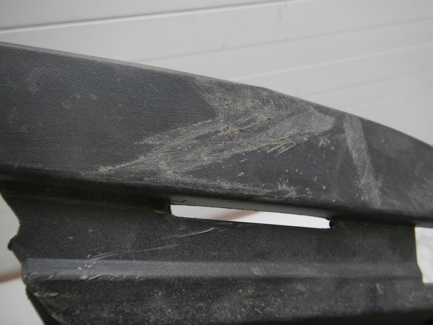 Решетка в бампер левая