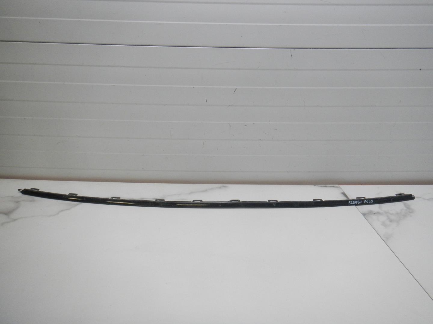 Молдинг заднего бампера