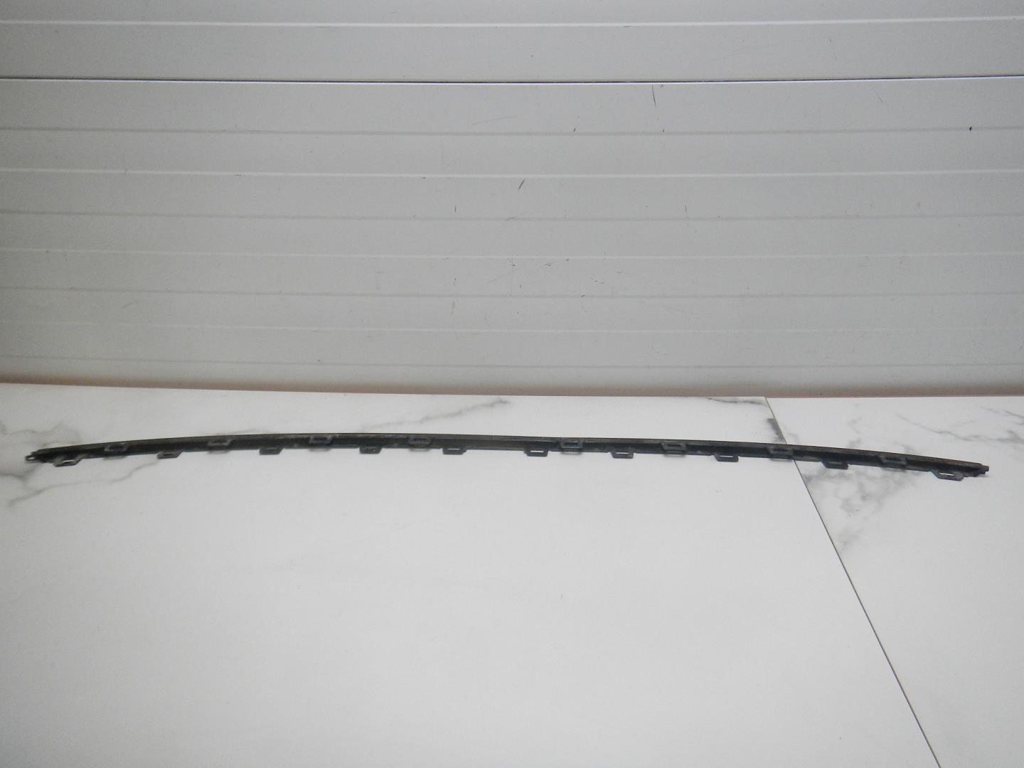 Молдинг заднего бампера