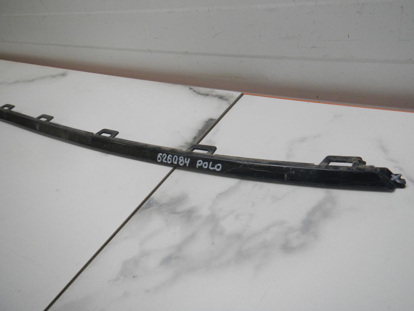 Молдинг заднего бампера