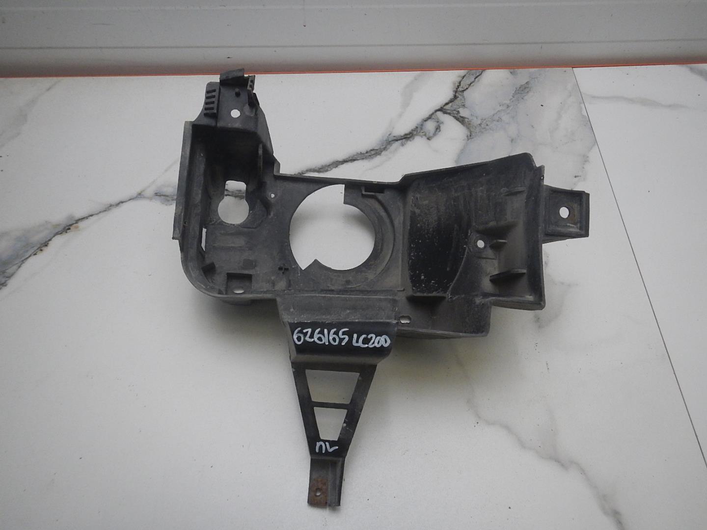 Кронштейн фары противотуманной левой