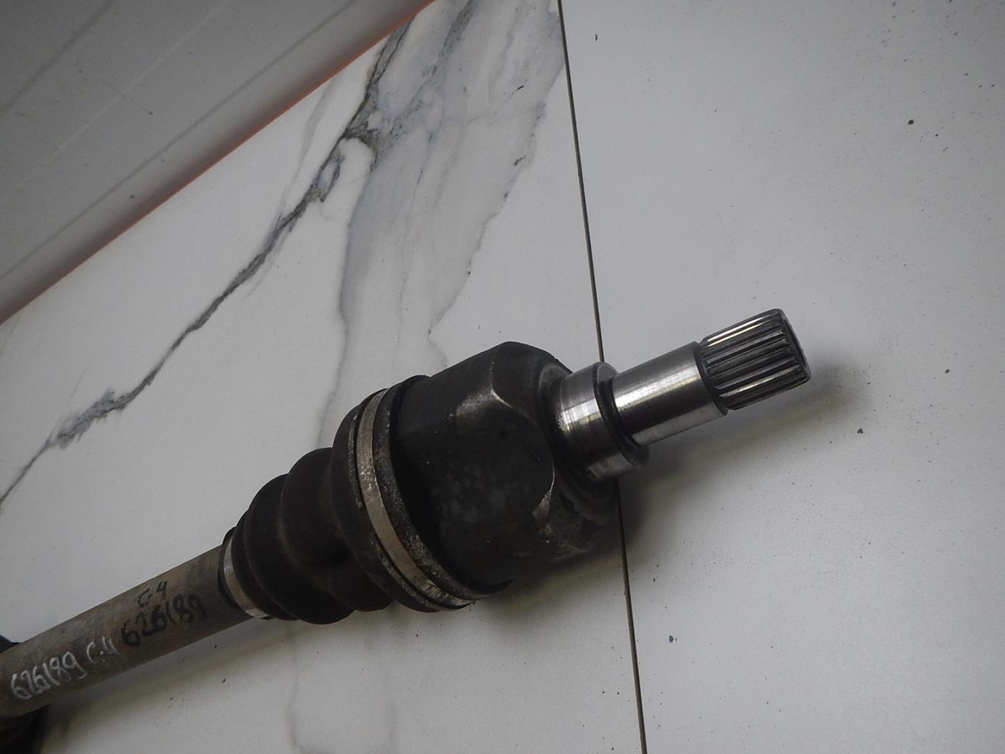 Полуось передняя левая