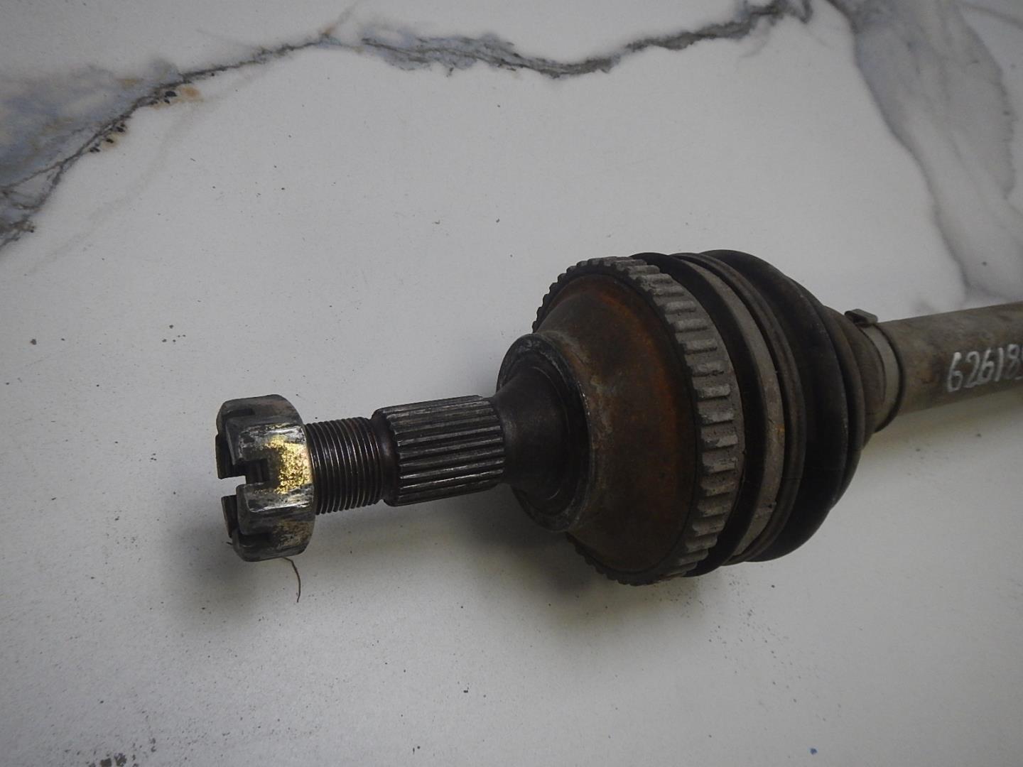 Полуось передняя левая