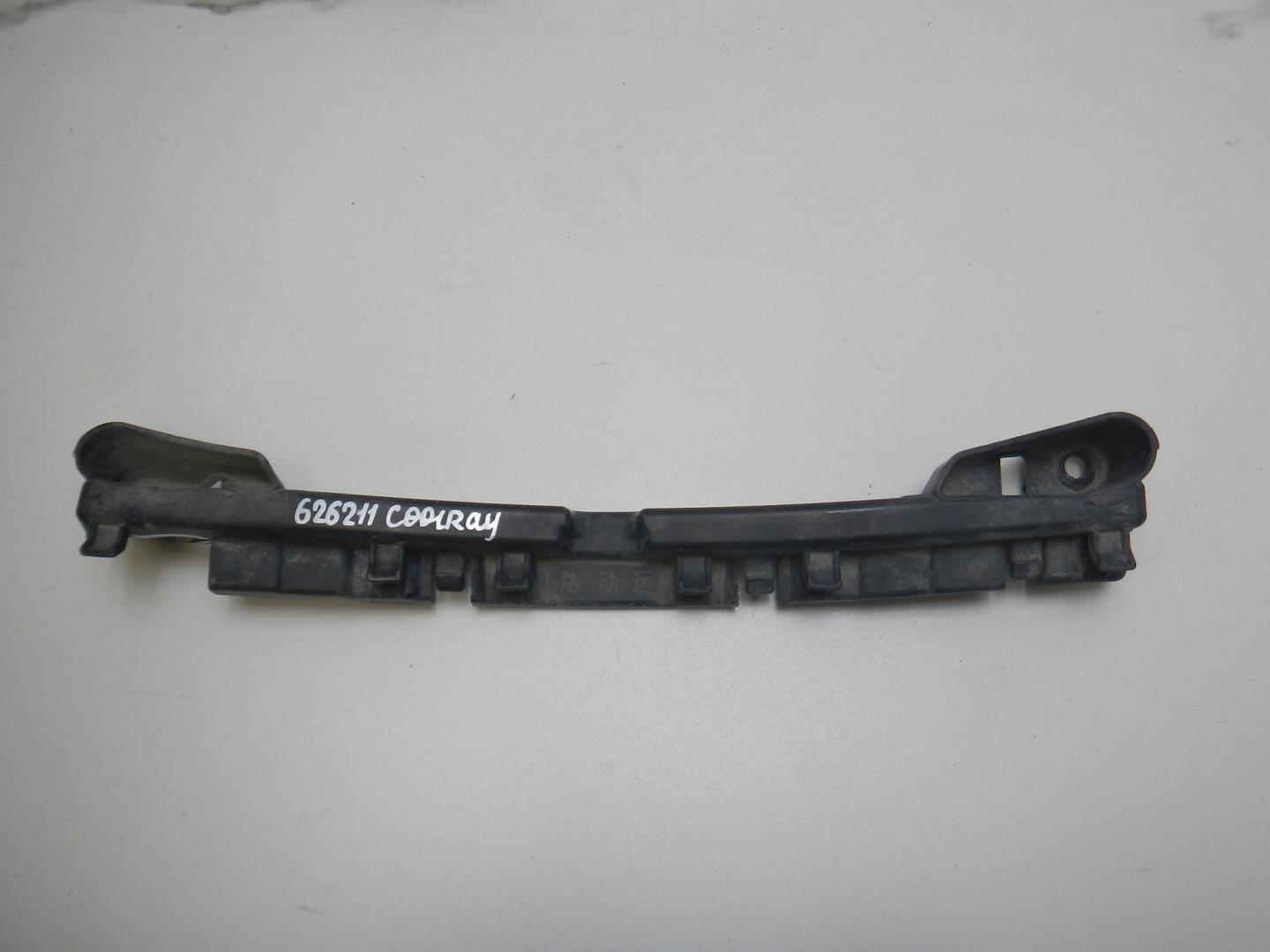 Кронштейн переднего бампера