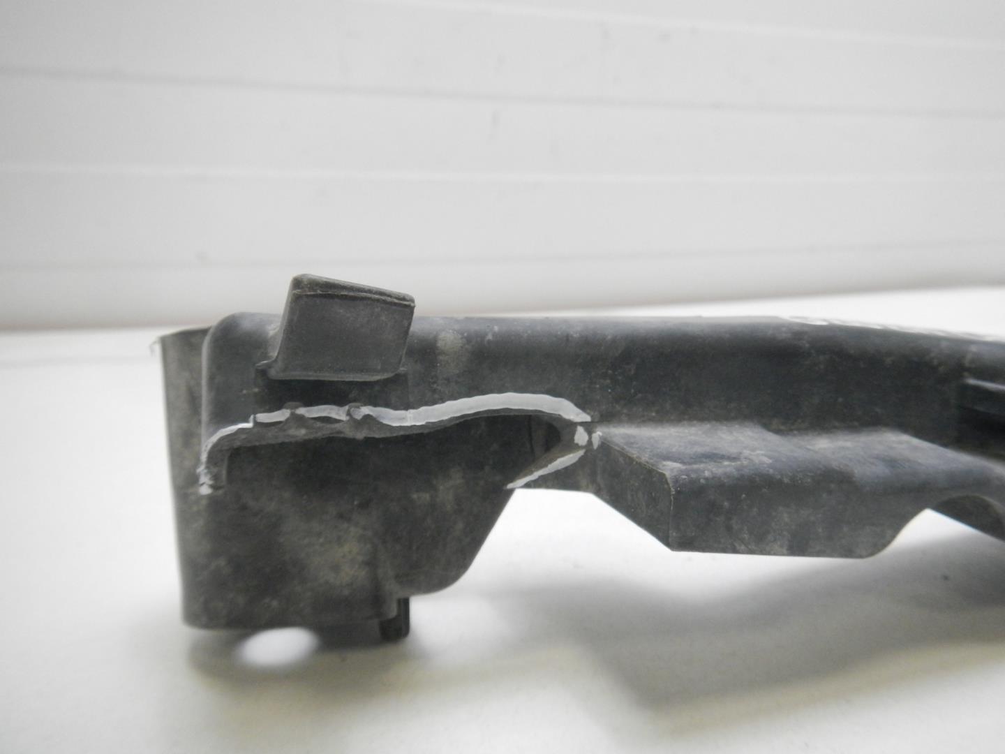 Кронштейн переднего бампера