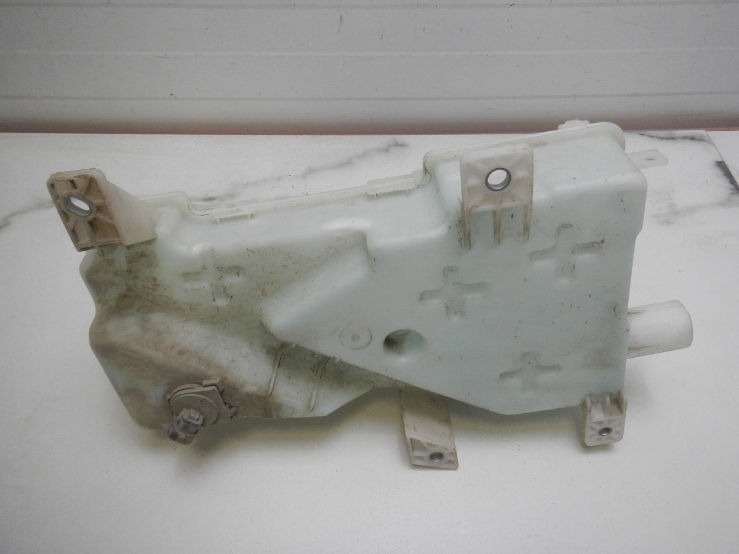 Бачок омывателя лобового стекла