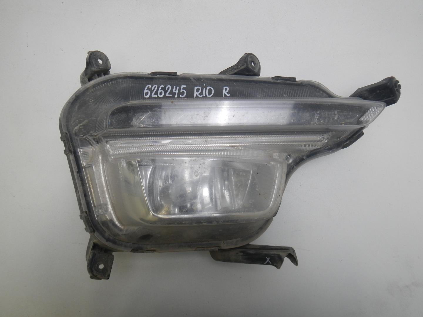 Фара противотуманная правая