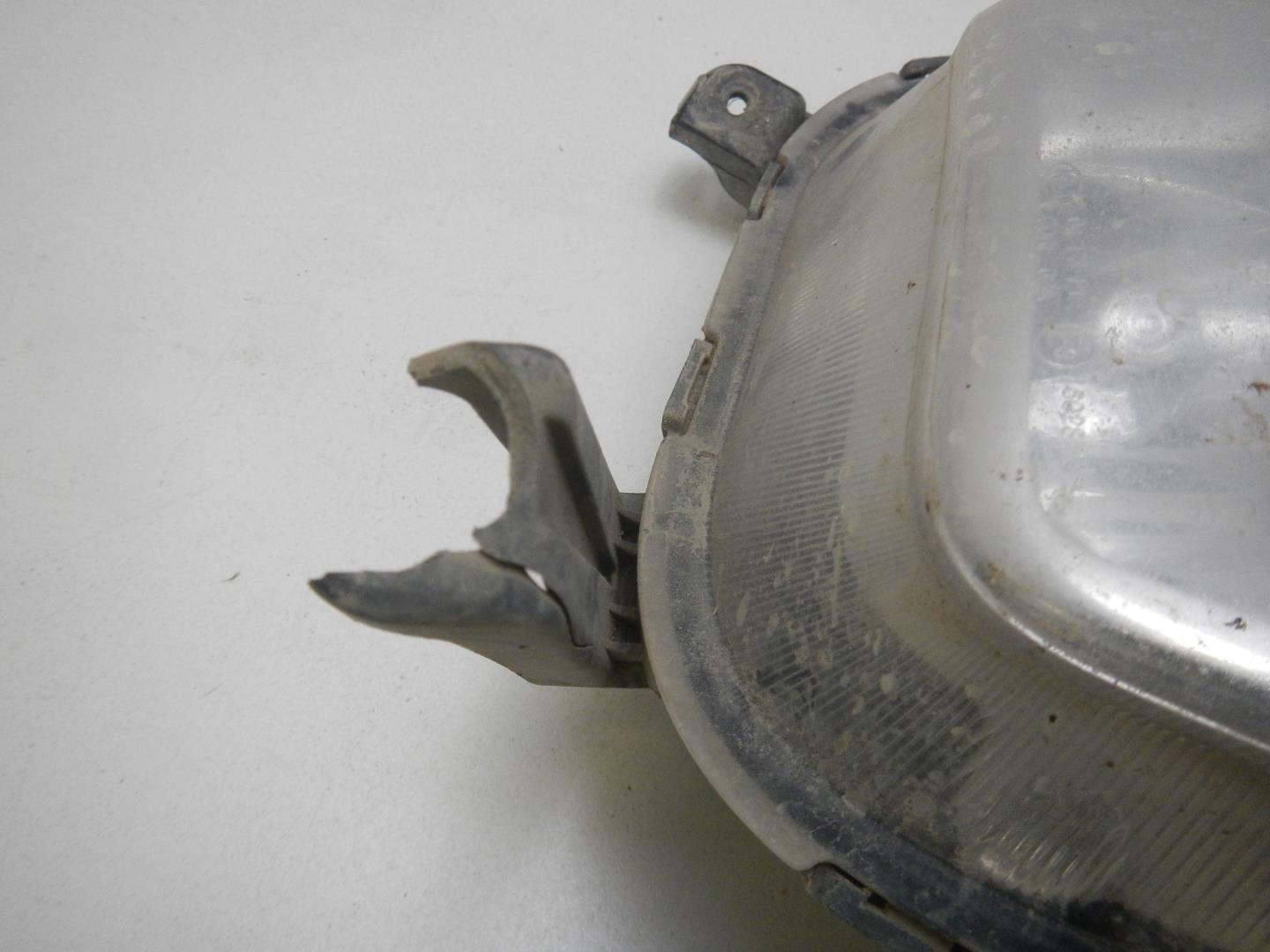 Фара противотуманная правая