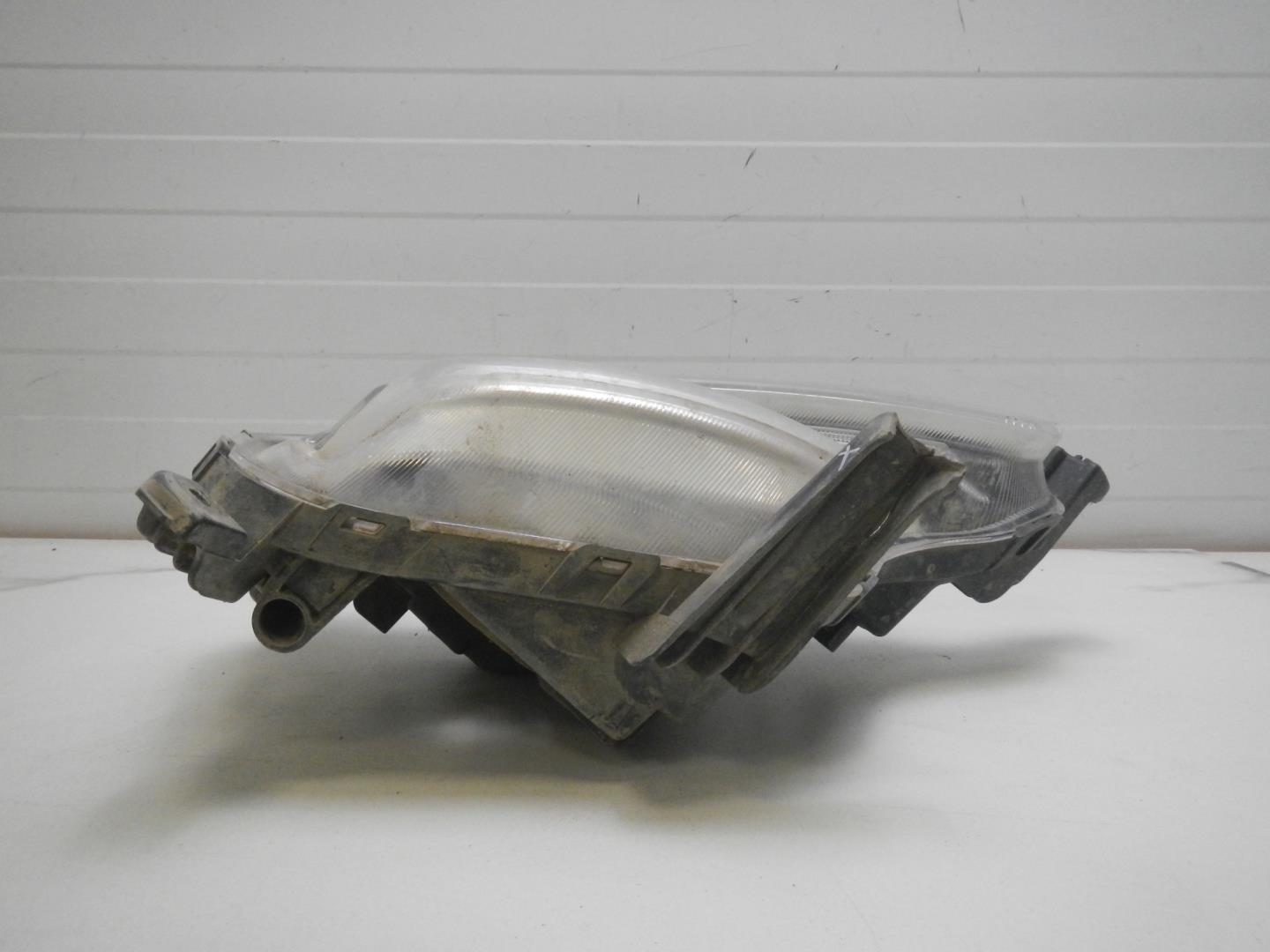 Фара противотуманная правая