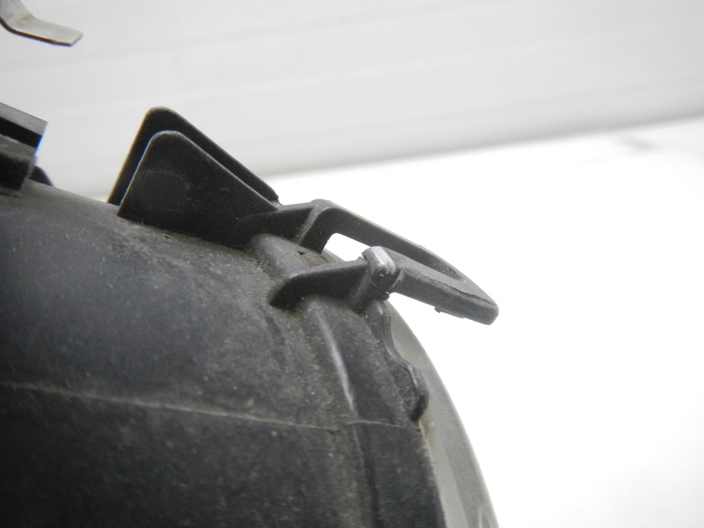 Фара противотуманная левая