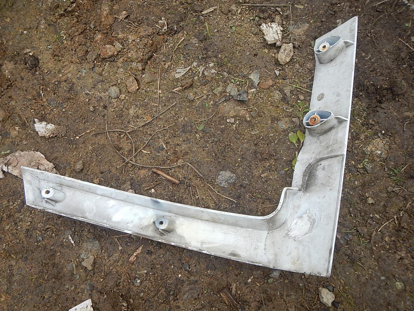 Накладка переднего бампера правая