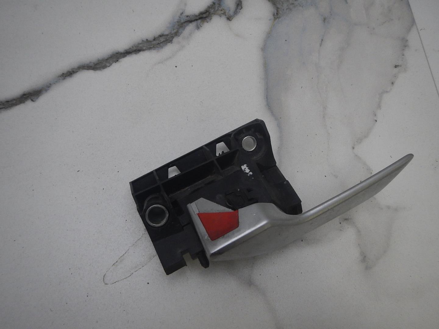 Ручка двери внутренняя левая