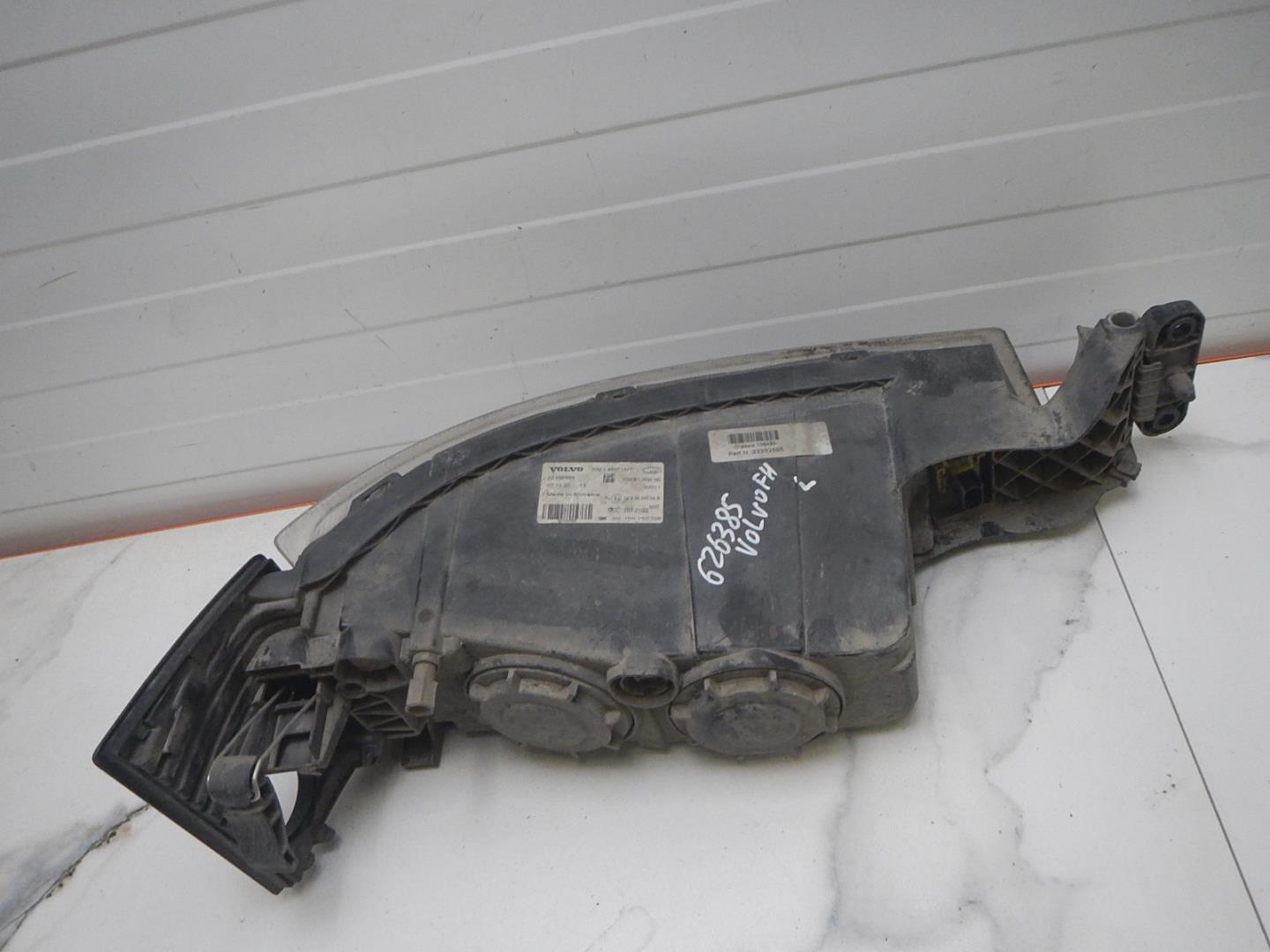 Фара противотуманная левая