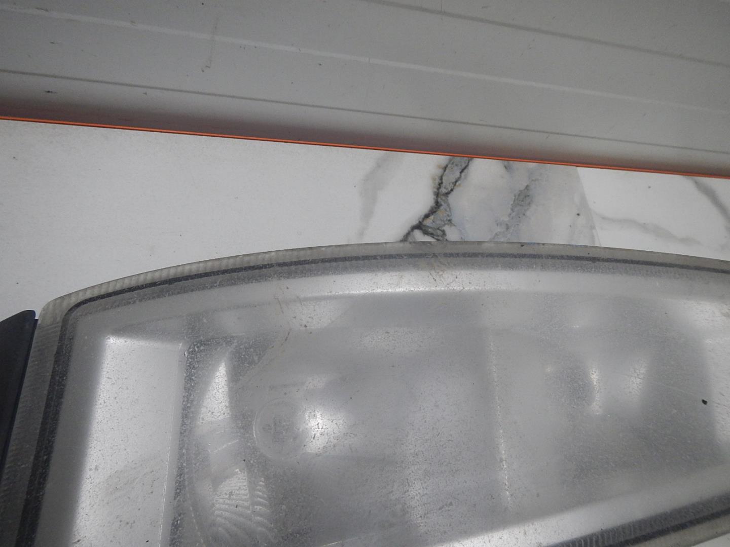 Фара противотуманная левая