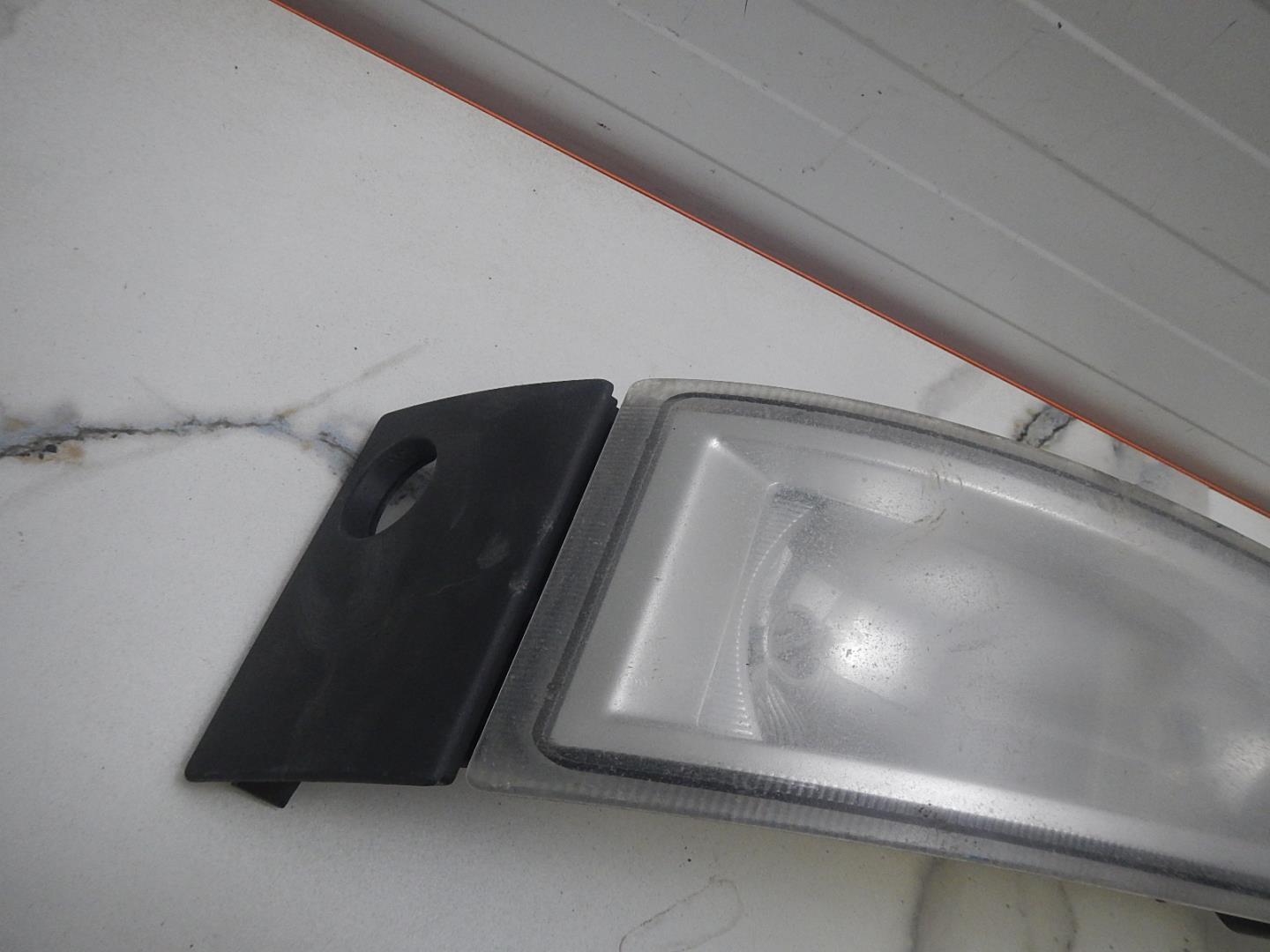 Фара противотуманная левая