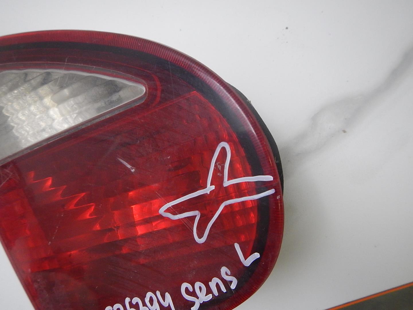 Фонарь задний внутренний левый