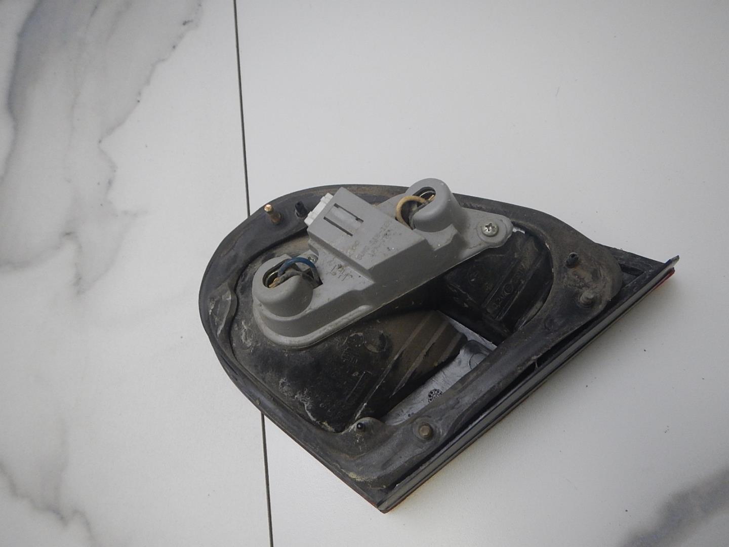 Фонарь задний внутренний левый