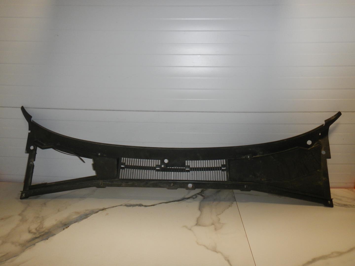 Решетка стеклоочистителей (Жабо)