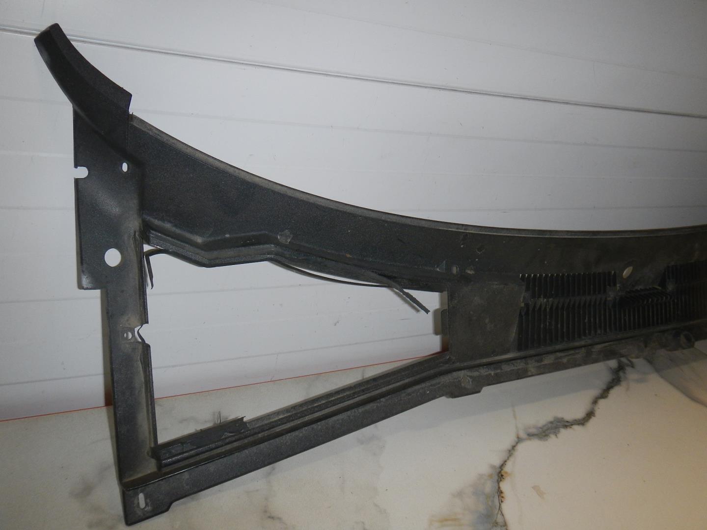 Решетка стеклоочистителей (Жабо)