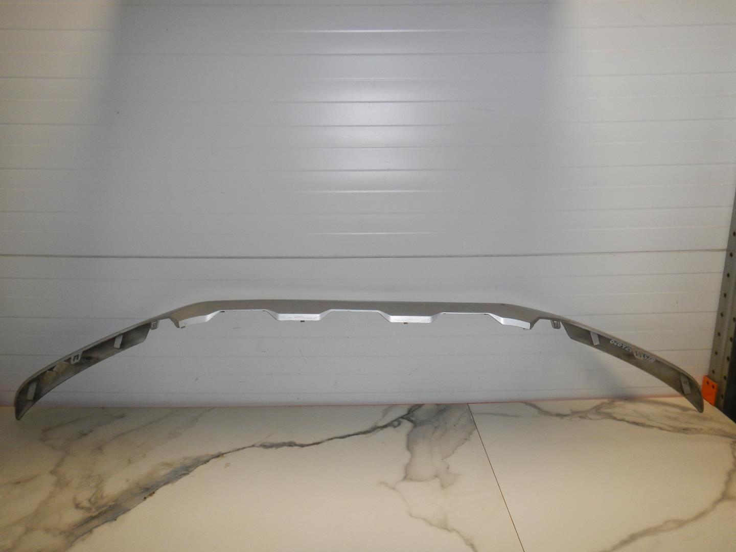 Накладка переднего бампера