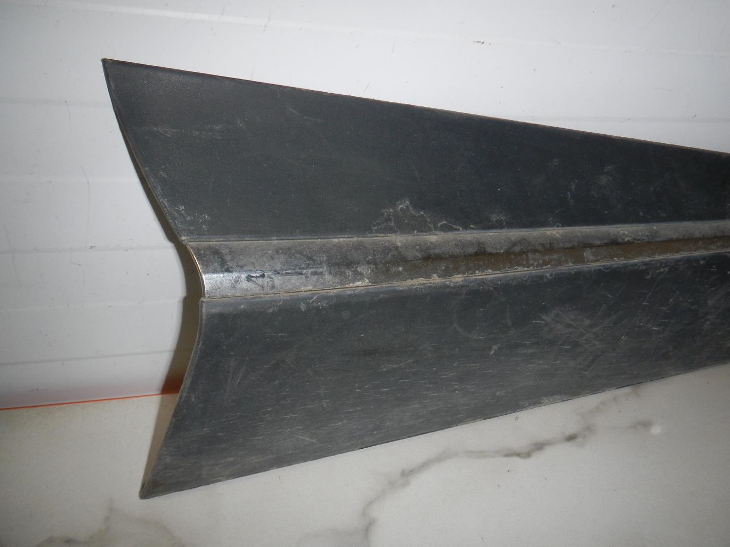 Молдинг передней правой двери