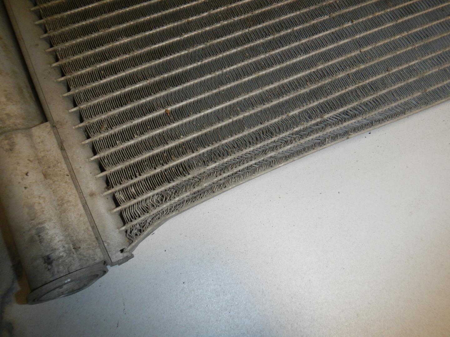 Радиатор кондиционера / конденсер