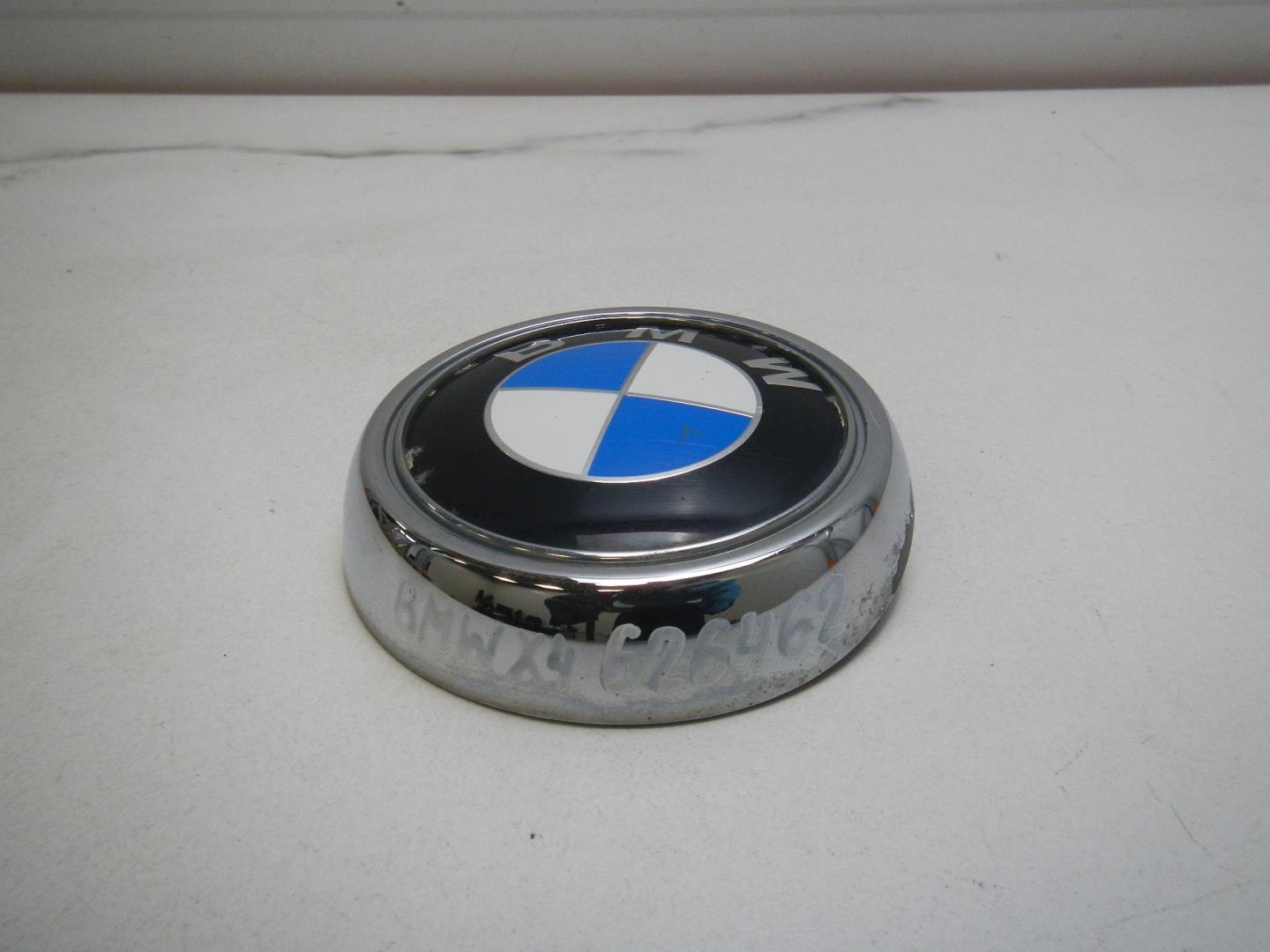 Эмблема на крышку багажника