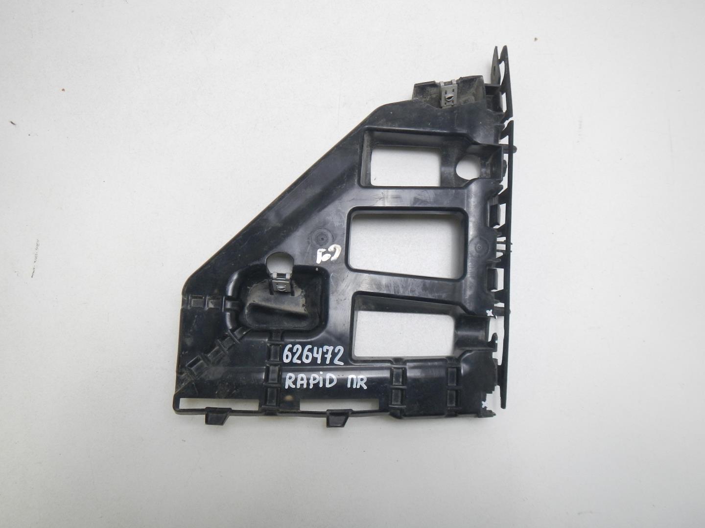 Кронштейн переднего бампера правый