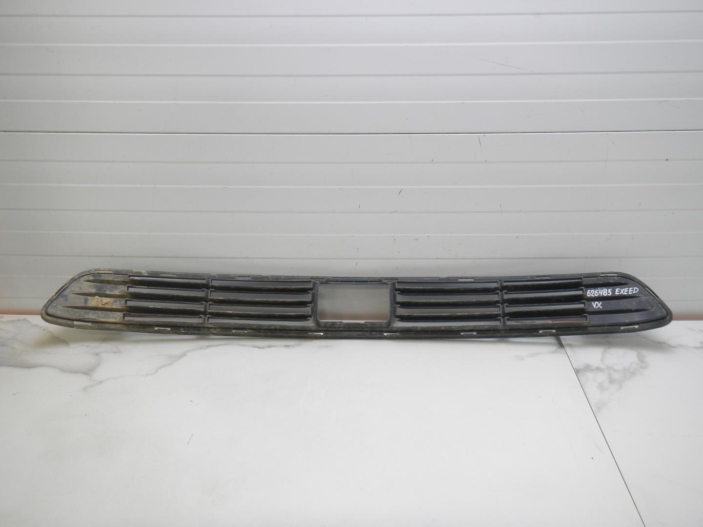 Решетка в бампер центральная