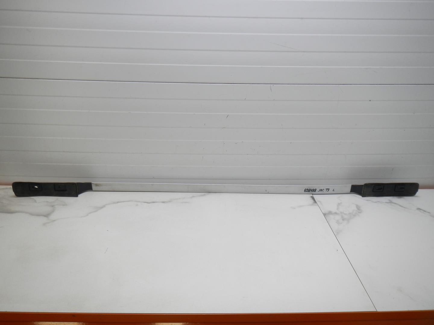 Рейлинг (релинг) левый (планка на крышу)