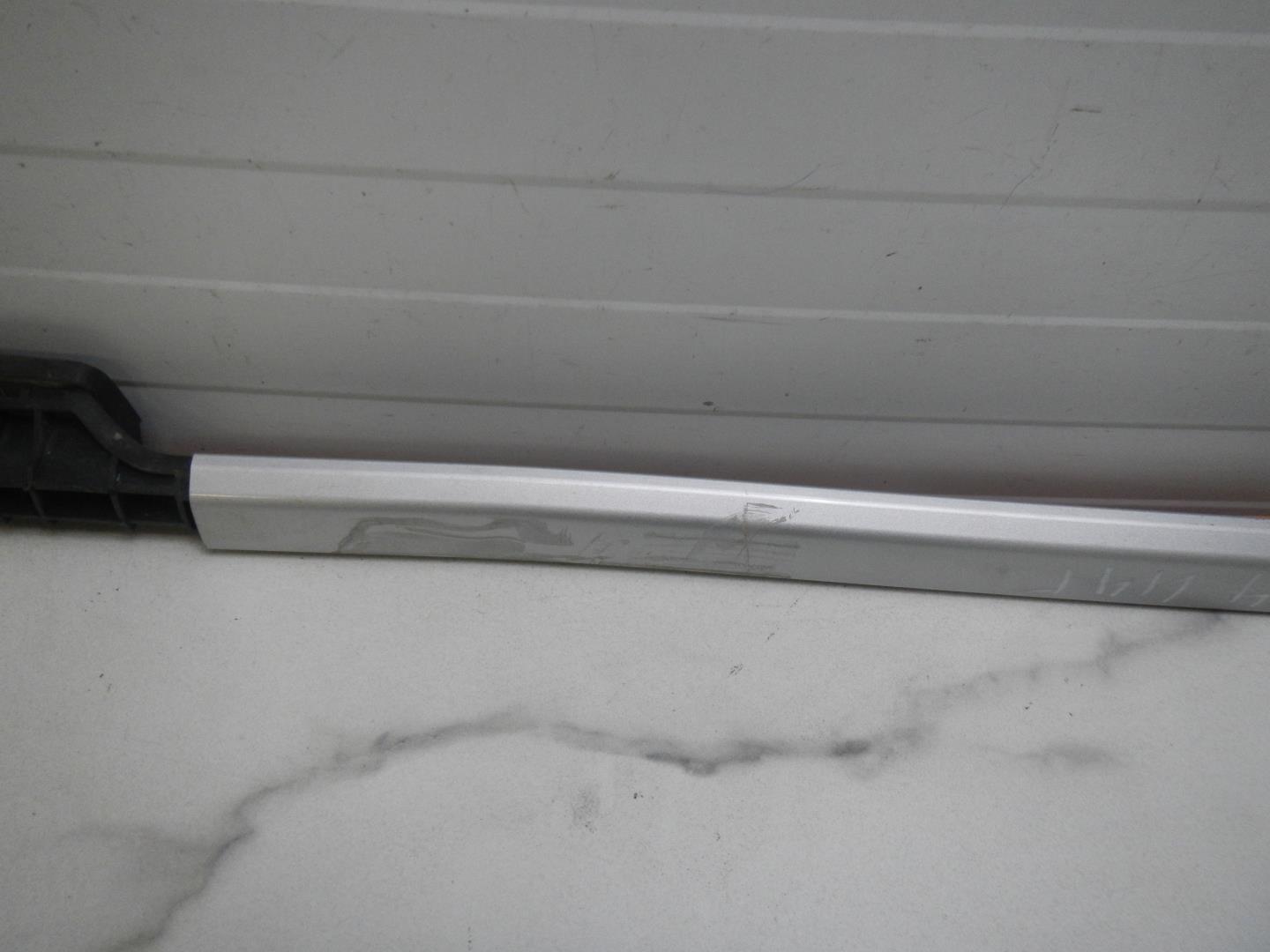 Рейлинг (релинг) левый (планка на крышу)